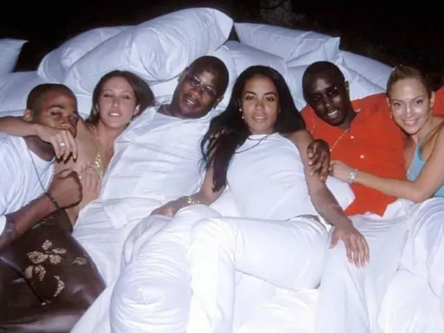 Jennifer Lopez et Aaliyah vues avec Diddy sur une photo refaite à neuf lors de la fête sauvage du 4 juillet