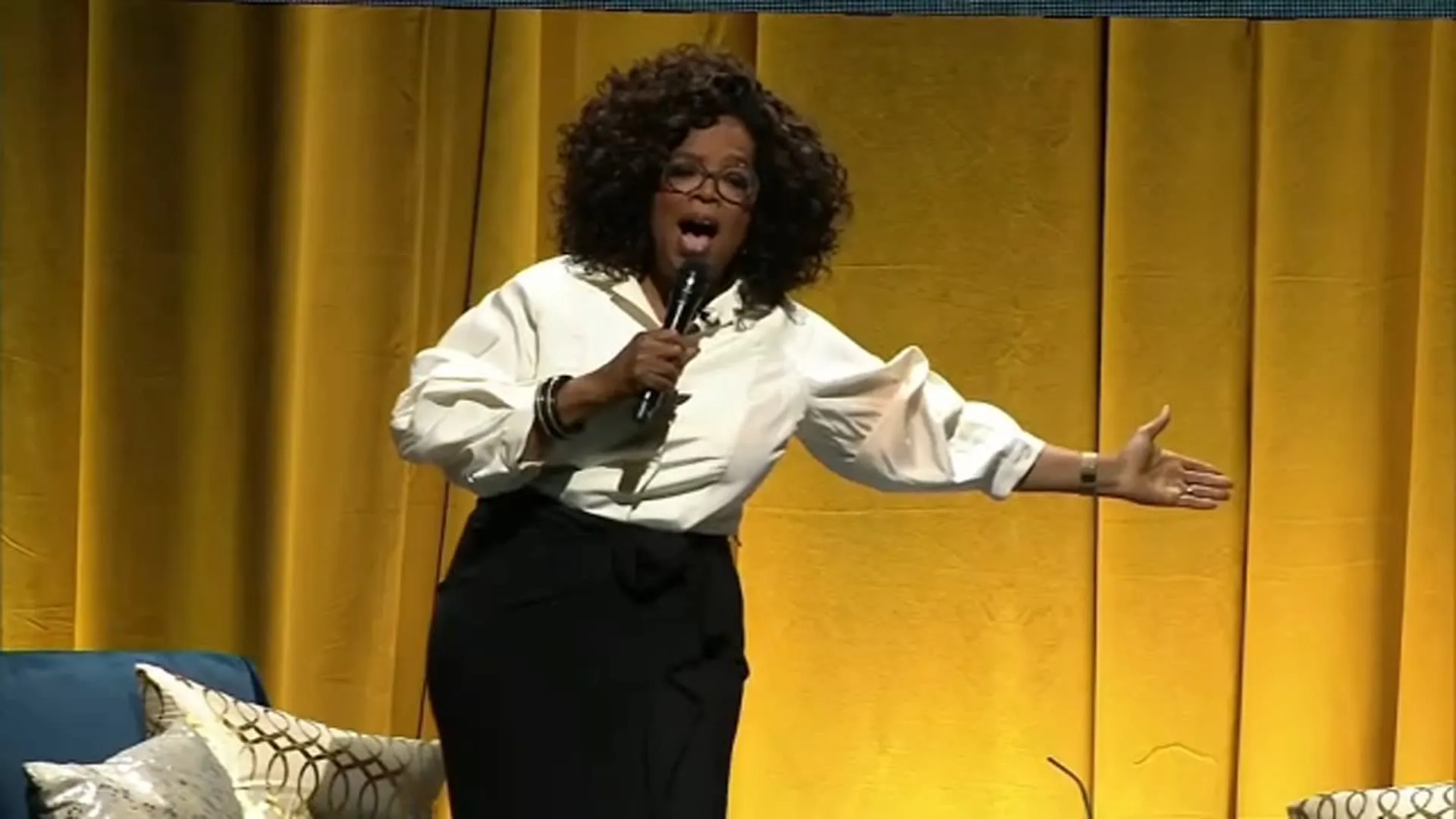 Oprah Winfrey shocks fundraisers with $1 million donation toward United ...